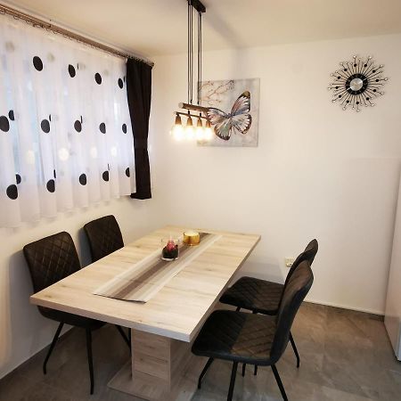 Ema Studio Apartman Карловац Екстериор снимка
