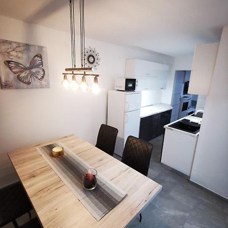 Ema Studio Apartman Карловац Екстериор снимка
