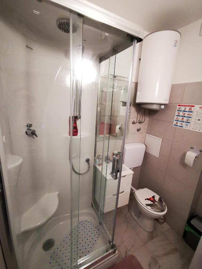 Ema Studio Apartman Карловац Екстериор снимка