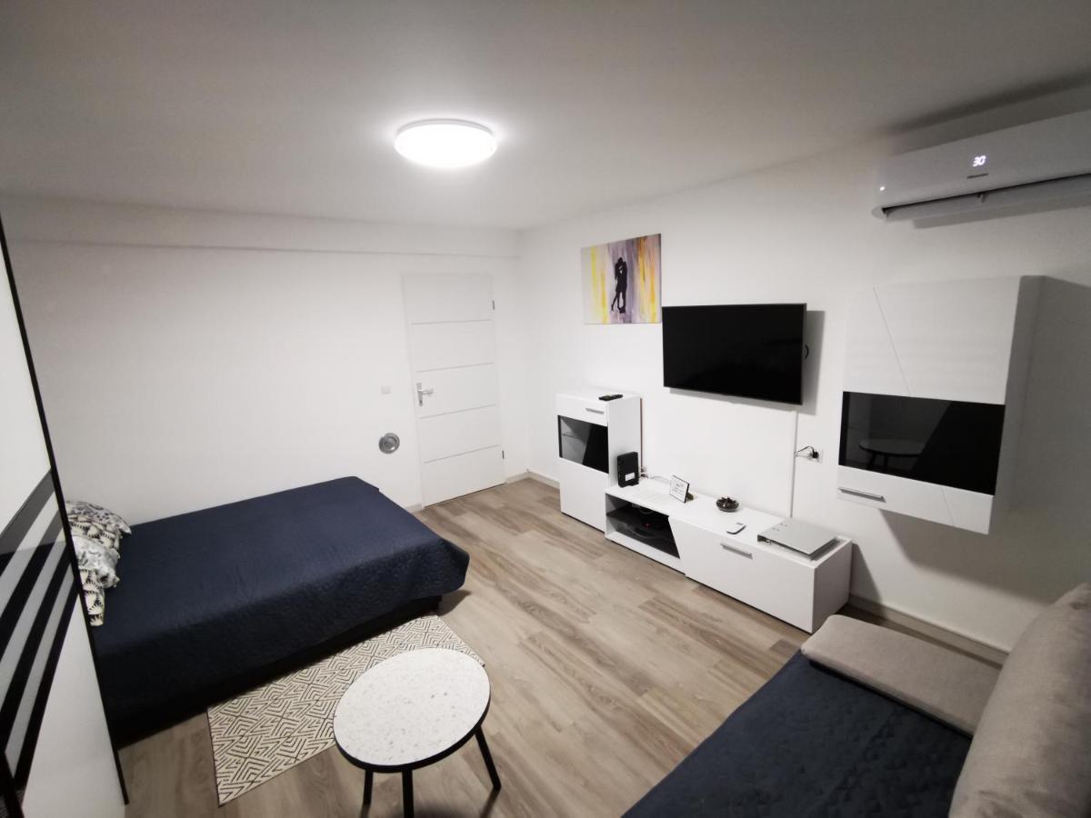Ema Studio Apartman Карловац Екстериор снимка