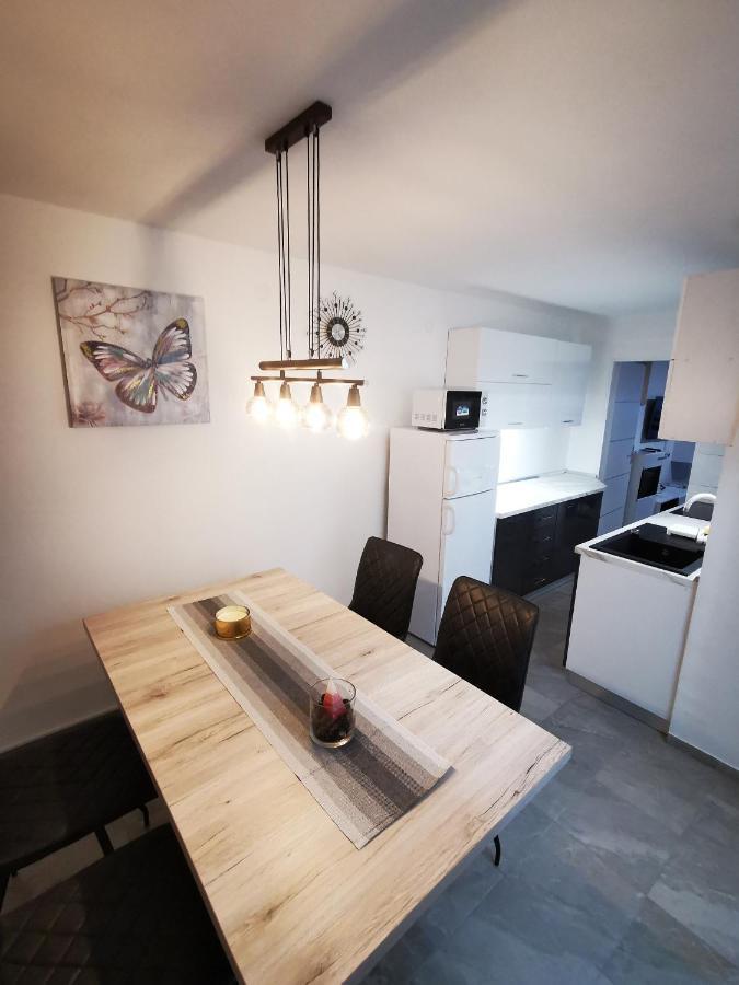 Ema Studio Apartman Карловац Екстериор снимка