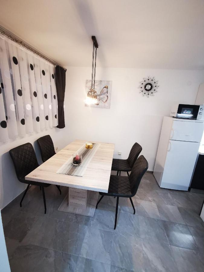 Ema Studio Apartman Карловац Екстериор снимка